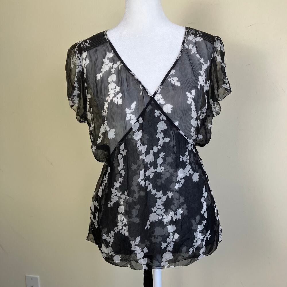 WHBM Sz S 100% Silk Short Flutter Sleeve Wrap Top w Satin Ties Romantic Flowy
